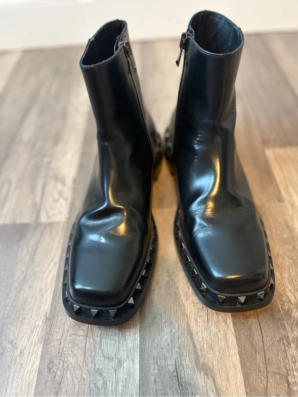 VALENTINO GARAVANI rockstud leather boots